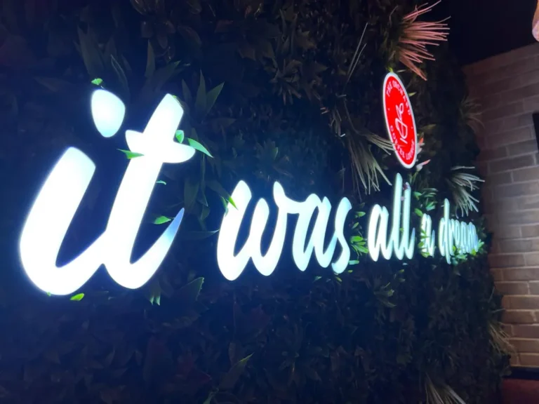 neon, neon sign, signs, signage, bright, illuminated, coffee shop sign